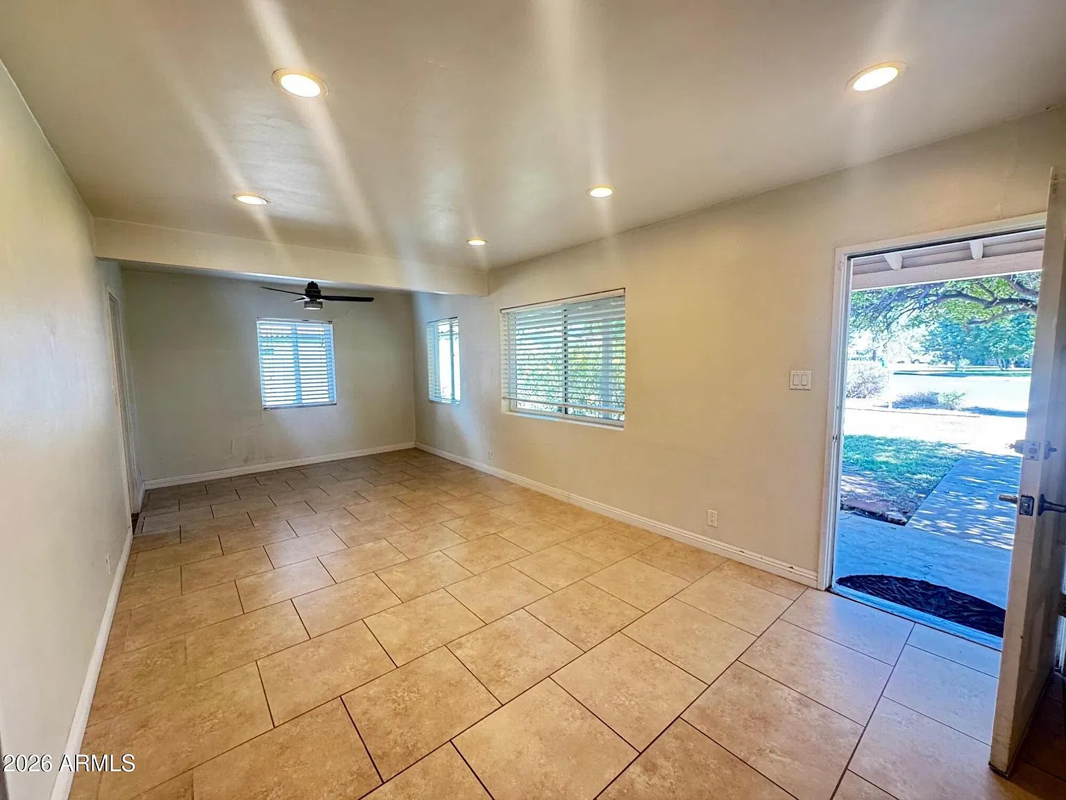 3 bed, 1171 sqft, $2,200 — Photo 3