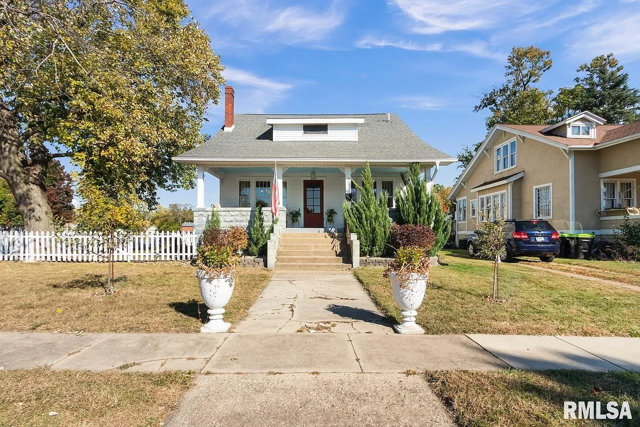 525 W Ash St photo 1