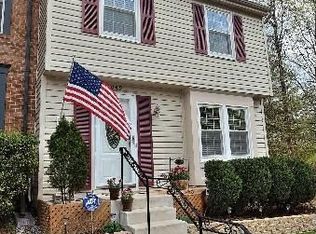 9049 Golden Leaf Ct, Springfield, VA 22153