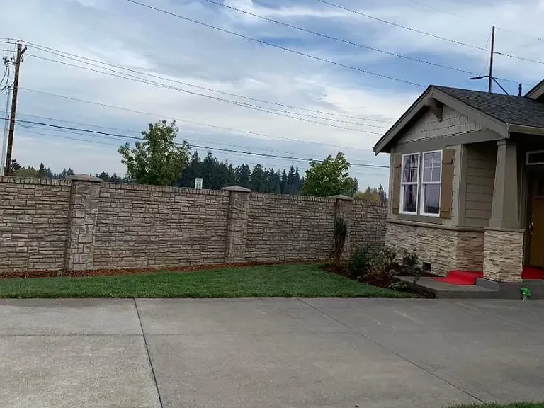 4335 S Willow Dr — Photo 2