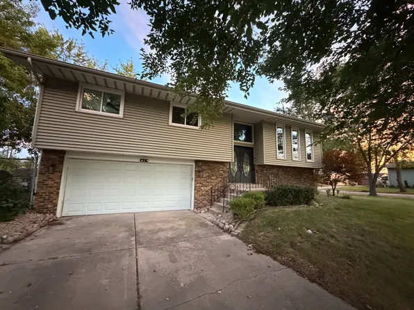 2051 W 97th Pl, Crown Point, IN 46307