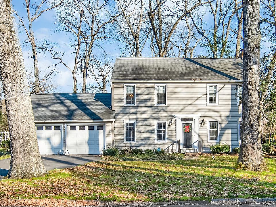 1st image of 294 Oak Ct