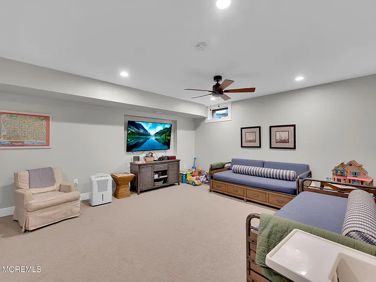 51 Wyckham Rd — Photo 25
