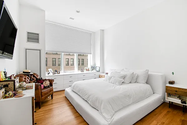 Rented by Douglas Elliman | media 26