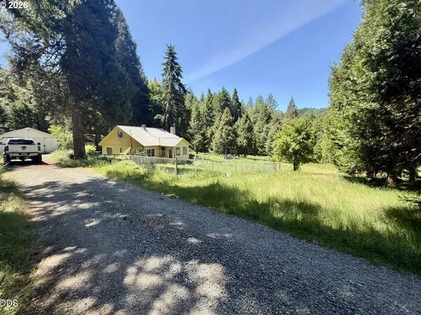 301 Humphrey Addition Rd, Glendale, OR 97442