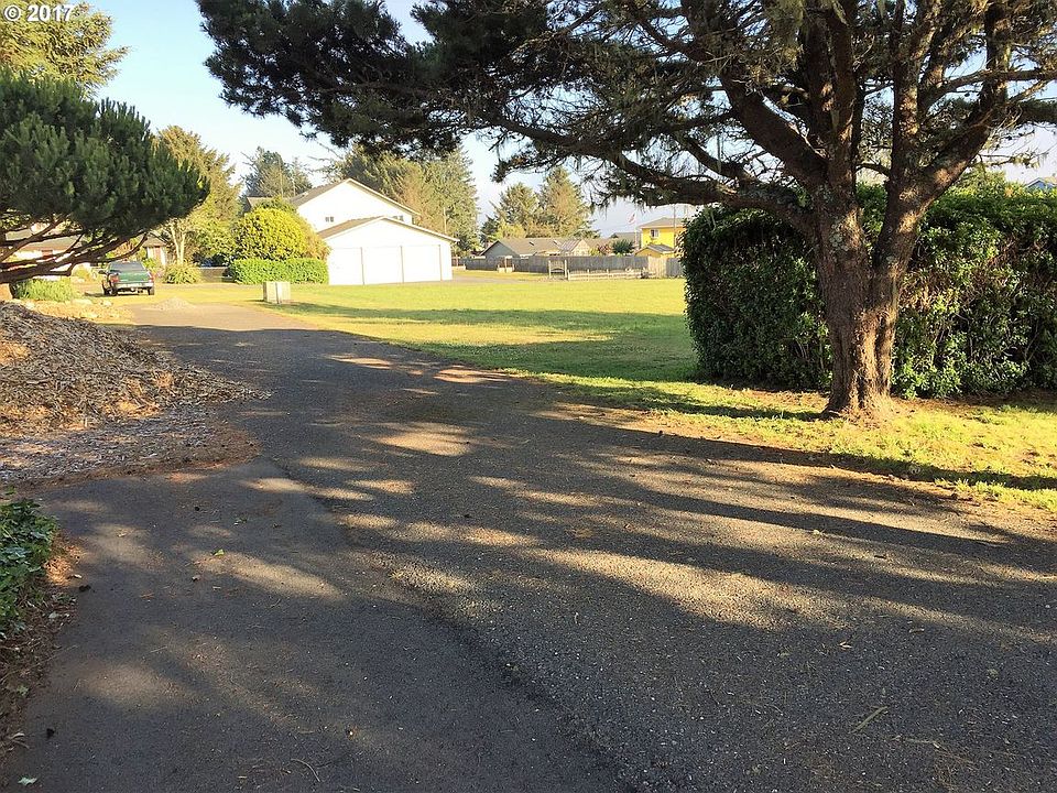 1st image of 98130 Harbor Point Dr