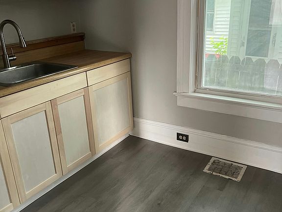 5th image of 294 W 5th St #1