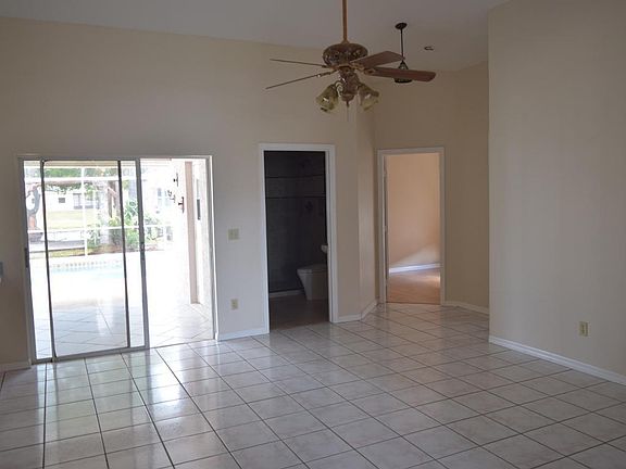4th image of 2043 SE Mantua St