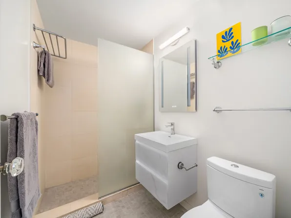 99 Bank Street image 6 of 9