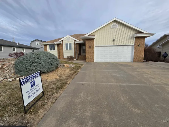 1714 Harvest Rd, Hays, KS 67601