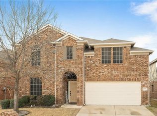 10461 Evening View Dr, Fort Worth, TX 76131