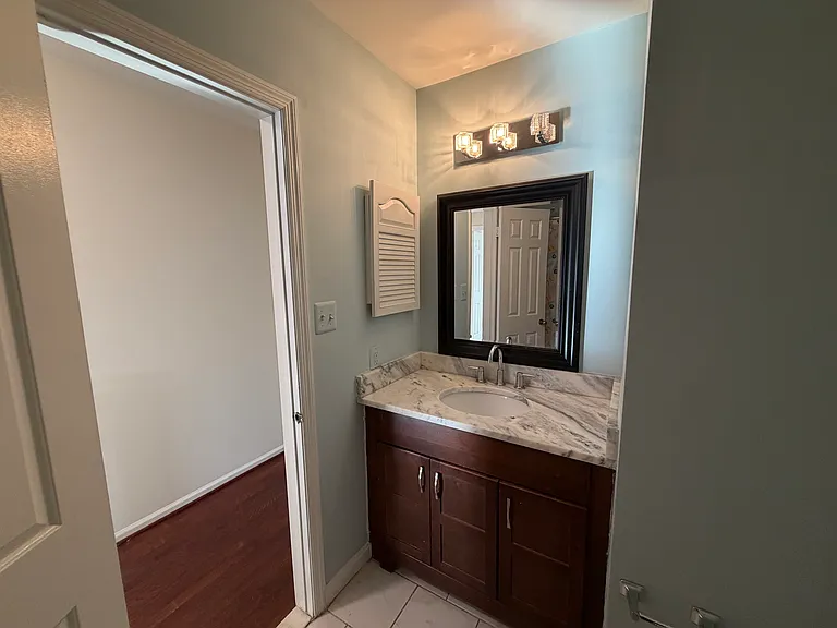 5900 Parenham Way — Photo 27