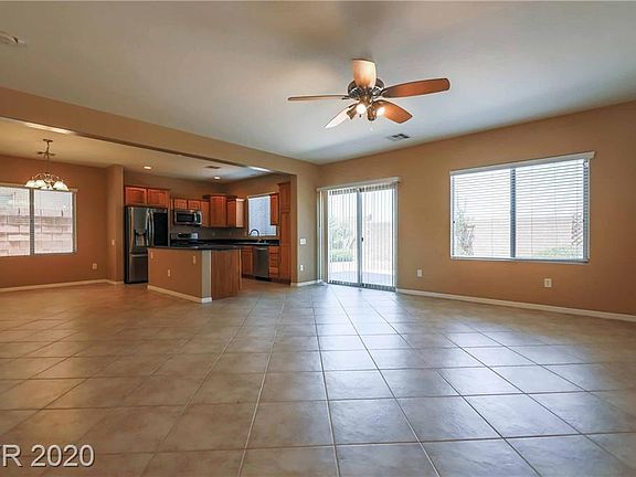 3rd image of 4452 Penguin Ave