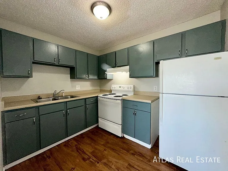 312 W Alabama Ave — Photo 8