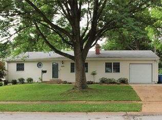 800 Bellflower Dr, Hazelwood, MO
