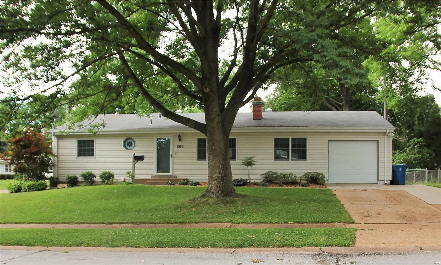 800 Bellflower Dr photo 1