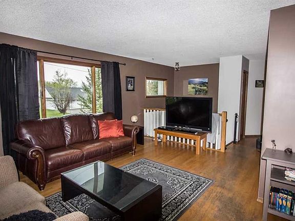 5th image of 5013 Blue Diamond Cres