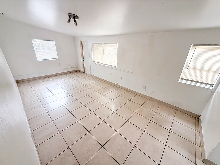 5627 Simms St — Photo 43