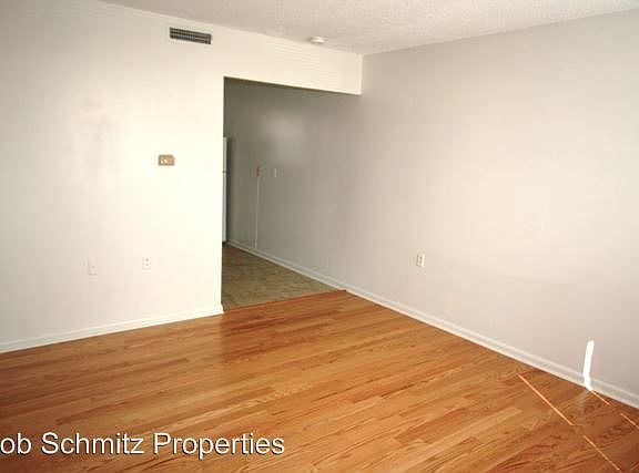 2nd image of 2010 Jersey Ave APT C