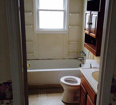 2nd image of 425 W Maple Ave