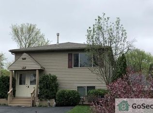 317 E Lake Shore Dr, Round Lake Park, IL