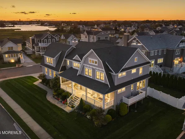 19 Johnson Street, Monmouth Beach, NJ 07750