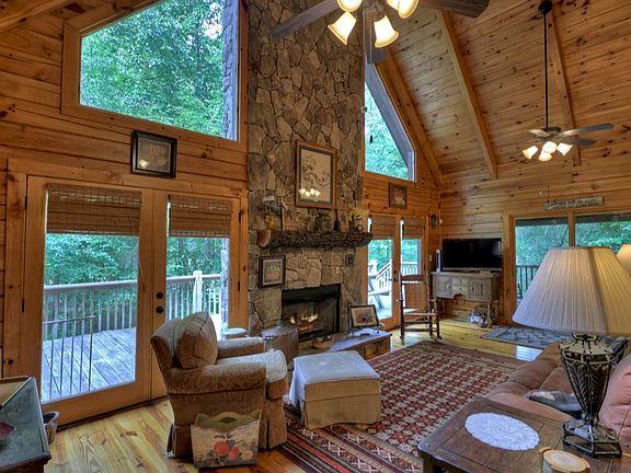 5th image of 150 Riverwood Ln