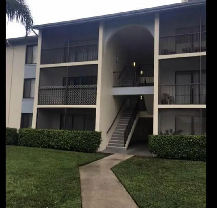1105 Green Pine Blvd #C1