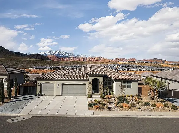 2002 N Park Grove Dr, Washington, UT 84780