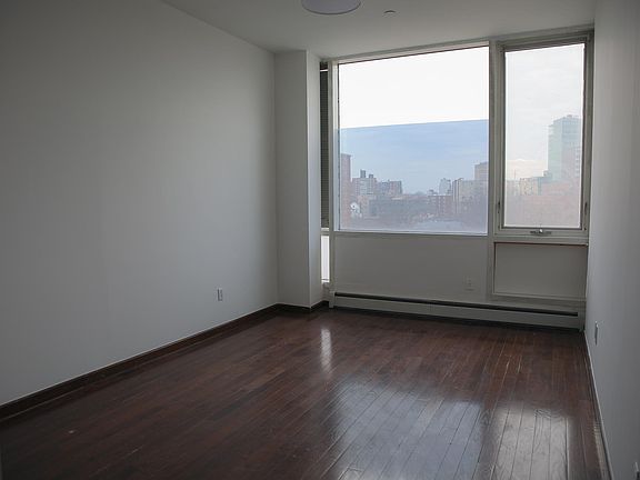 3rd image of 42-05 Parsons Blvd #4B