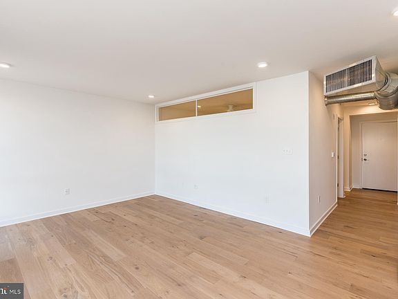 5th image of 1416-22 Frankford Ave #406