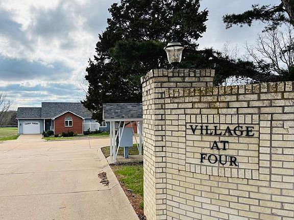 2nd image of 16 A Village At Four C Building Vlg #5