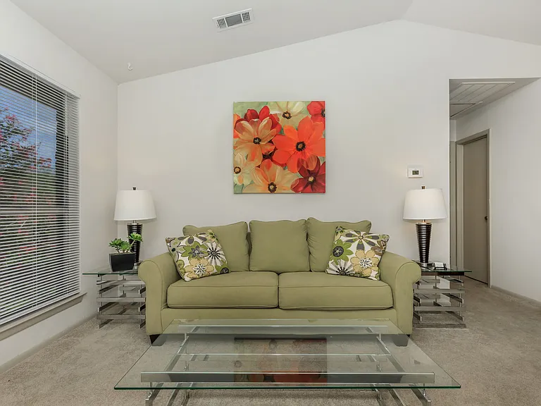 Beeville Station Apartments — Photo 18
