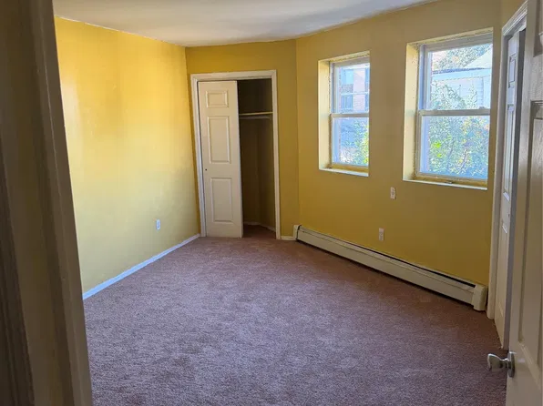 93-20 197th St Floor 2, Hollis, NY 11423
