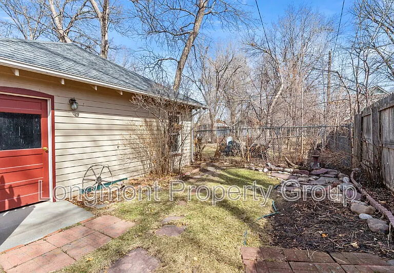 632 Bross St — Photo 34