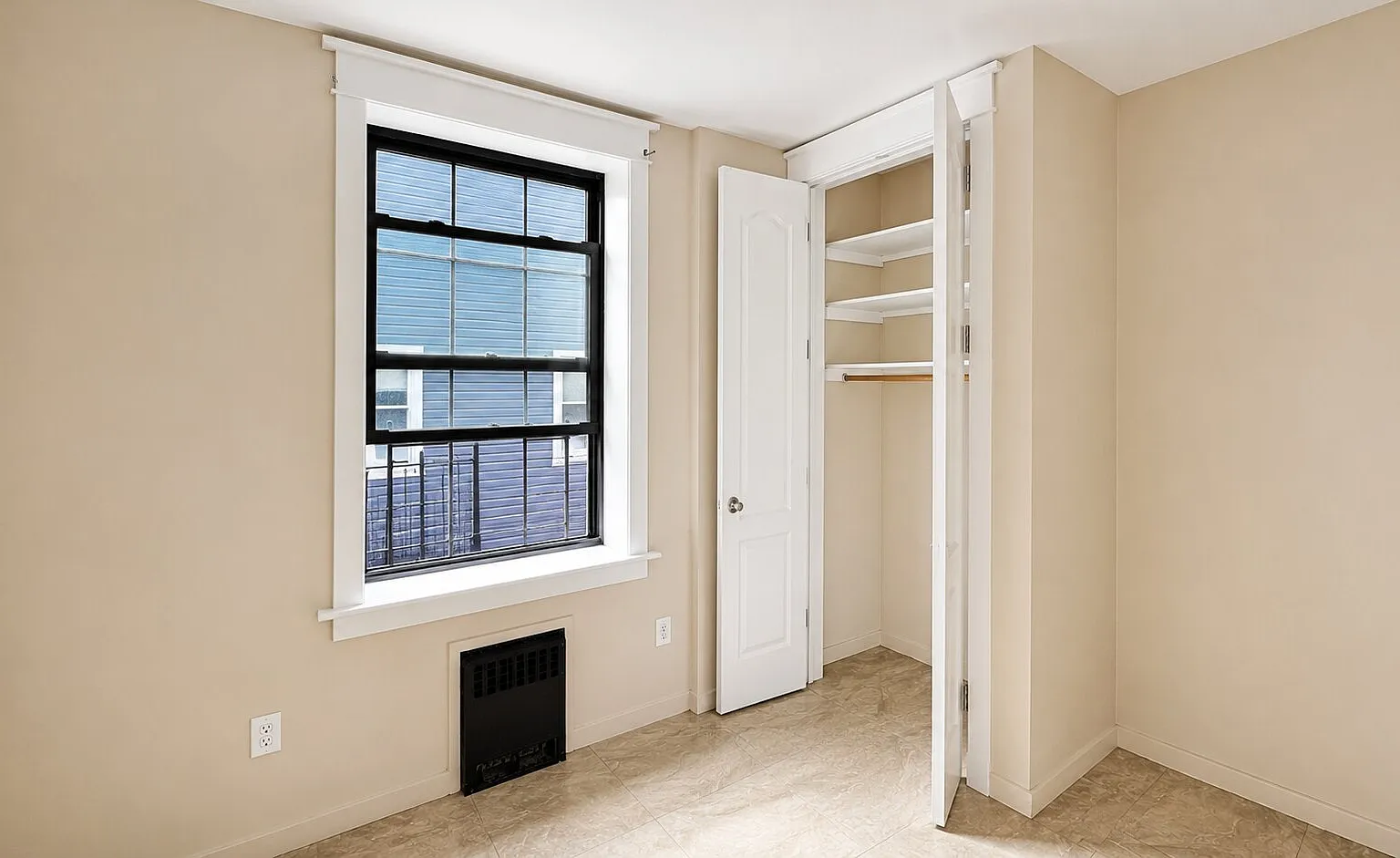3 bed, $3,753 — Photo 2