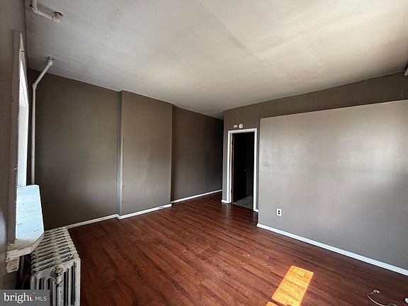 3rd image of 50 W Monroe St