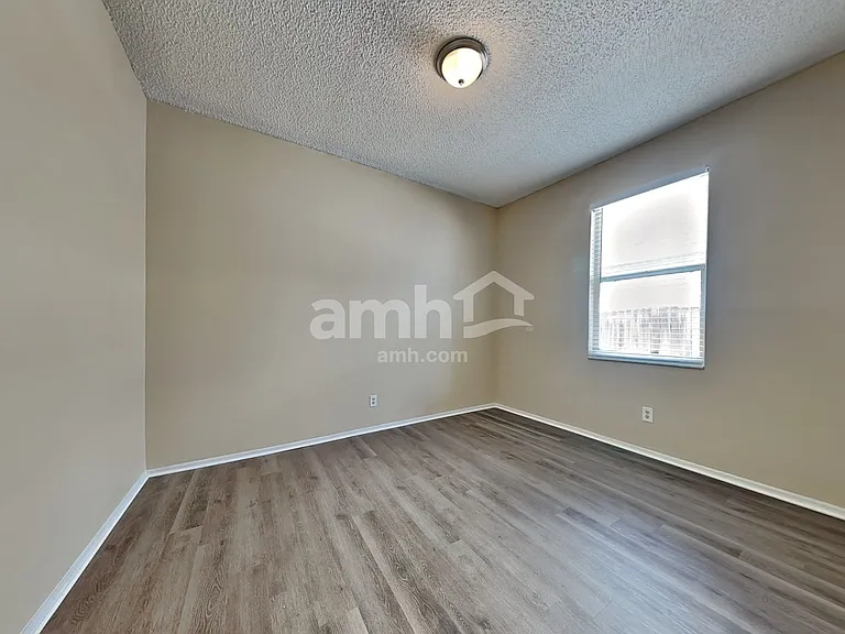 451 Sand Ridge Dr — Photo 13