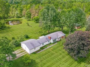 1515 Hummer Lake Rd, Oxford, MI 48371