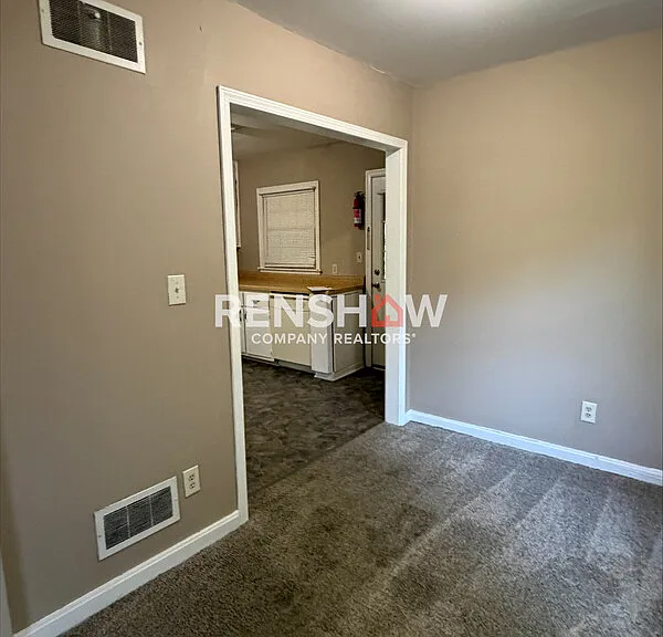 54 Locust Ln — Photo 5
