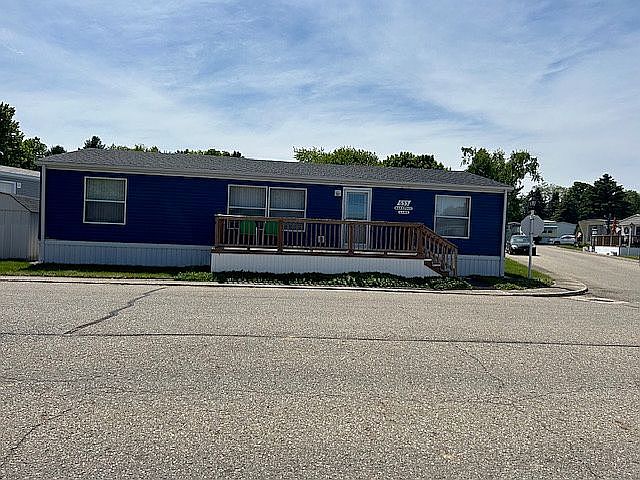 1st image of 633 Barefoot Ln