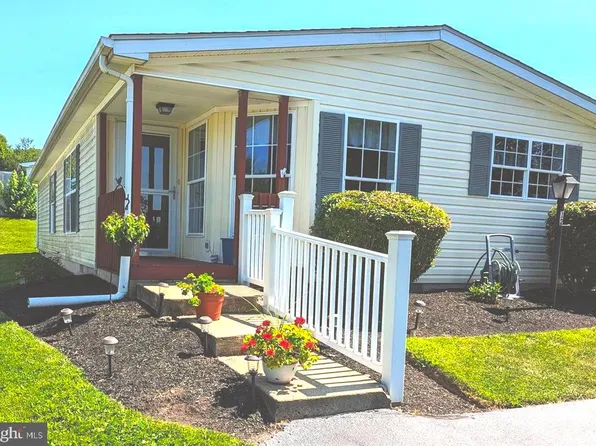 12 Longwood Ct W, Harleysville, PA 19438