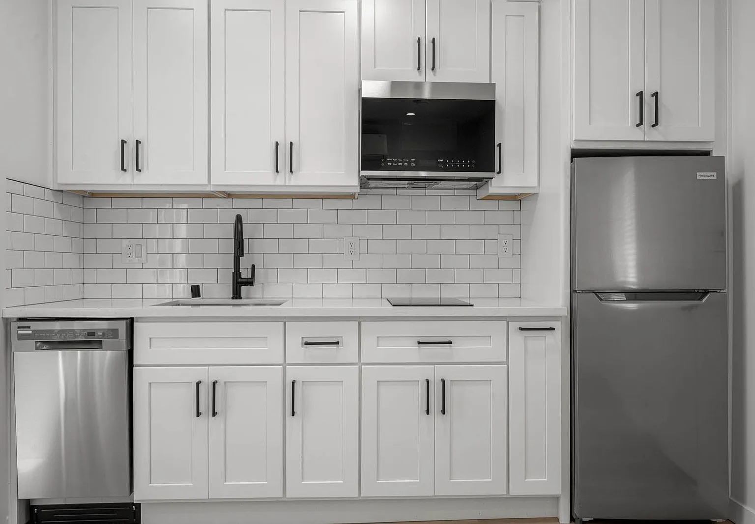 Studio, 1.0 bath, 325 sqft, $1,425 — Photo 4