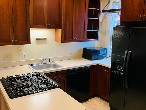 4th image of 301 Tappan St #301
