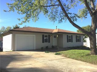 1907 Pebble Brook Dr, O'Fallon, MO 63366