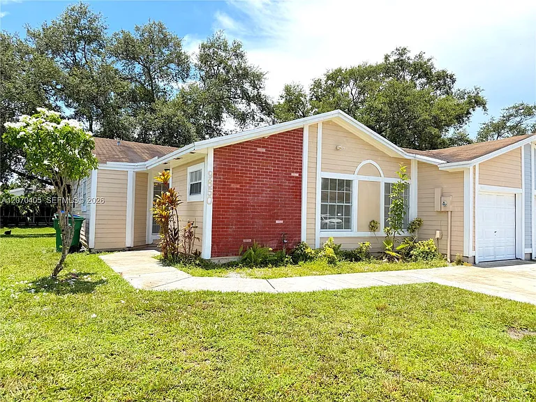 9850 W Heather Ln — Photo 1