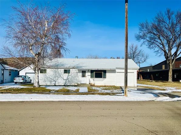 1814 Washington St, Fort Benton, MT 59442