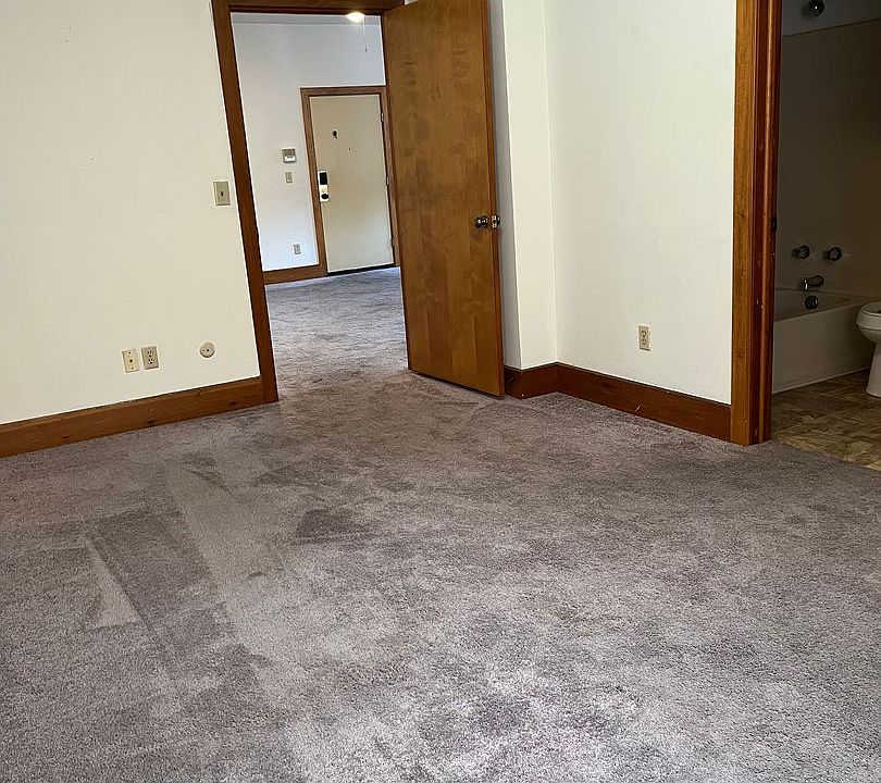 1st image of 1197 N High St #4