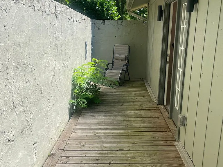 1900 Ridgecrest Dr #201 — Photo 15
