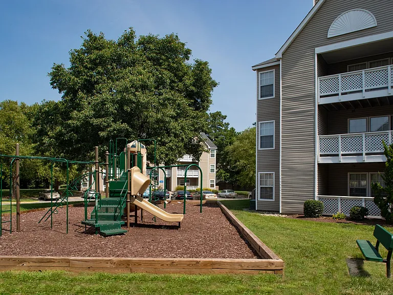 Featherstone Apartments at Kiln Creek — Photo 10